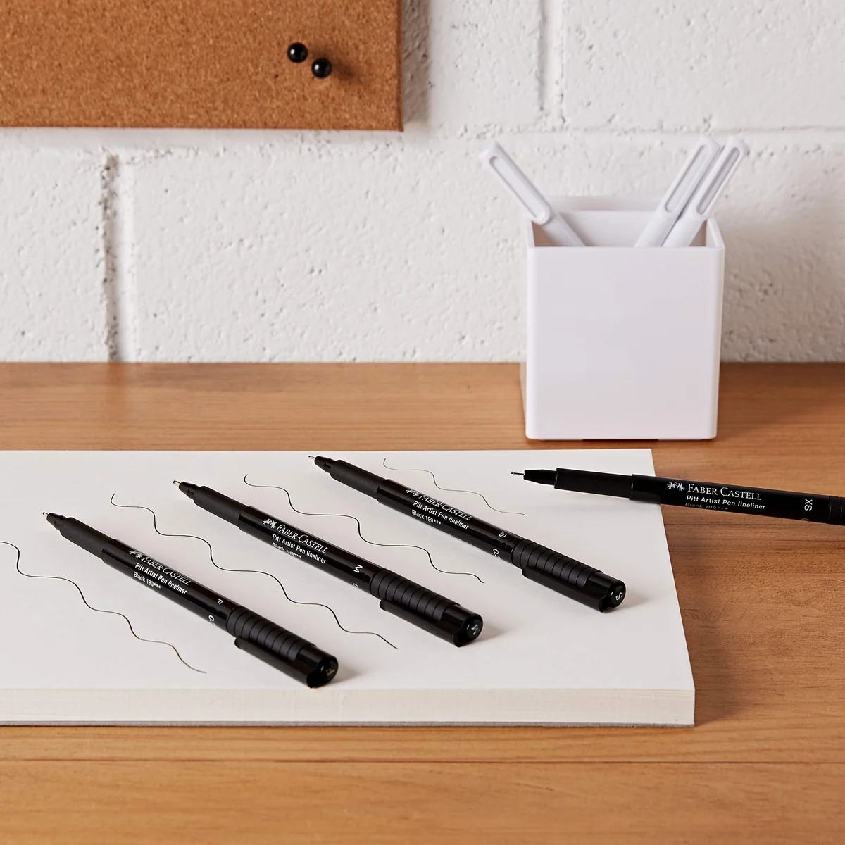 FABER-CASTELL - Pitt Artist Pen, 4 grosores, negro