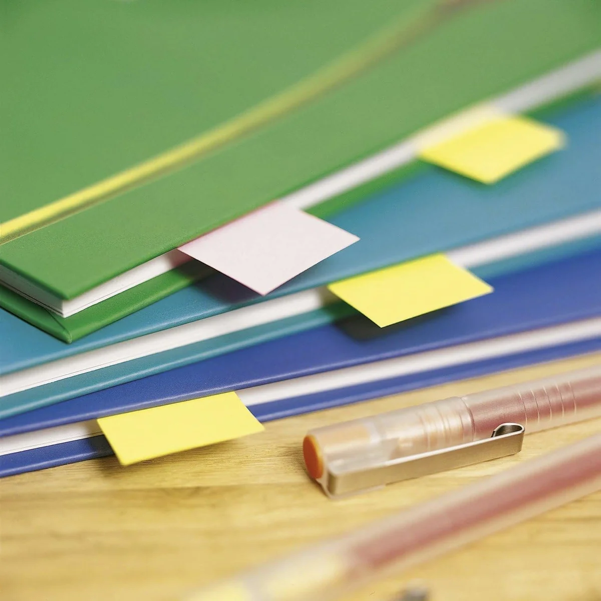 Post-It Mininotas, Paquete de 10 Blocs de Notas Adhesivas, 50 Marcadores por Bloc, 12.7x44.4 mm, Amarillo, Naranja, Rosa, Morado, Azul, Verde, Marcapáginas Para Señalar, Resaltar o Colorear