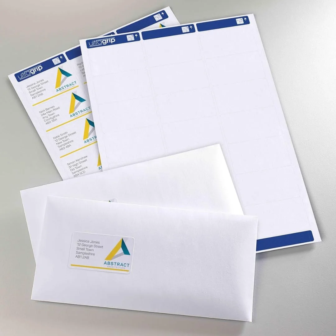 Avery España L7159-15 Etiquetas adhesivas papel blanco, 15 hojas A4, rectangulares 63,5x33,9mm, 24 etiquetas por hoja, adhesivo permanente, impresoras láser